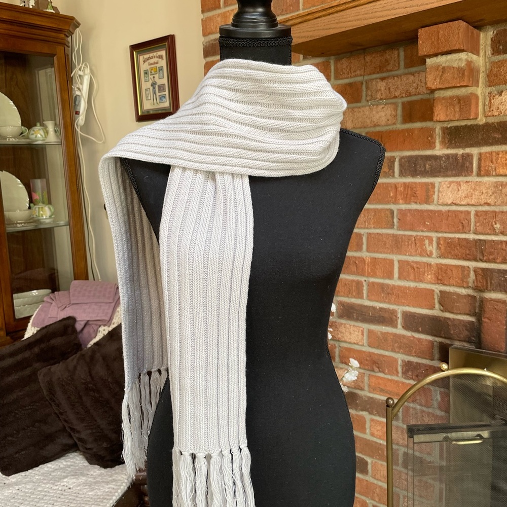 Light gray scarf with silver threading